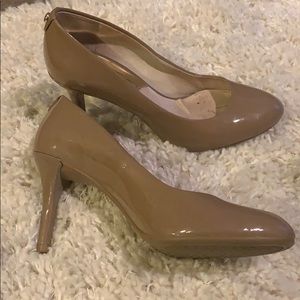 Michael Kors tan heels size 6